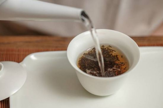 各類茶的注水方式，不同的茶泡茶時怎么注水
