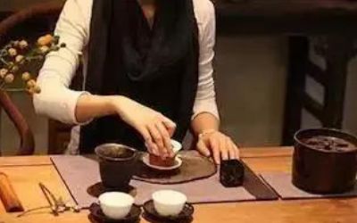 三才蓋碗的正確拿法，三才蓋碗抓碗法圖解