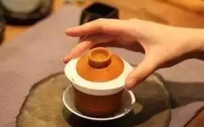 三才蓋碗的正確拿法，三才蓋碗抓碗法圖解