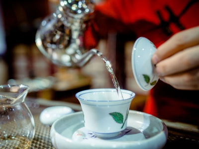 千萬別做兼職茶藝師，女人學(xué)茶藝好嗎？