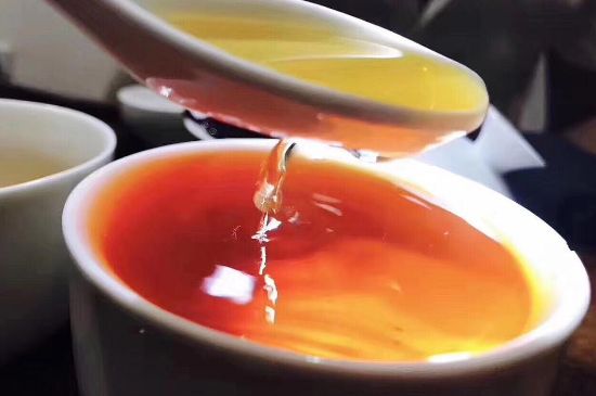 女人喝肉桂紅茶有什么好處，肉桂加紅茶的功效與作用