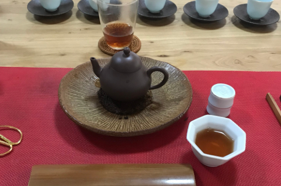 肉桂可以用紫砂壺沖泡嗎，紫砂壺能泡武夷巖茶肉桂用嗎？