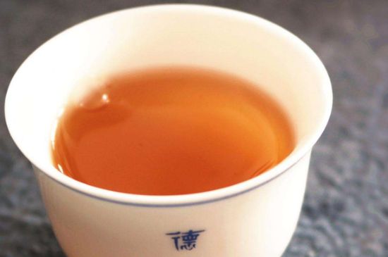 老茶和新茶哪個好，老茶好喝還是新茶好喝