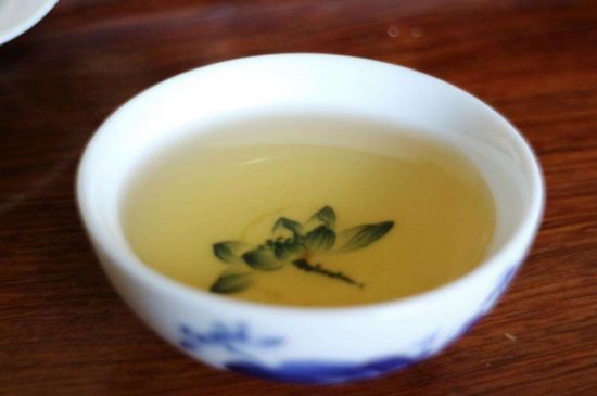 茉莉香精茶的鑒別方法，茉莉茶加香精怎樣識別？