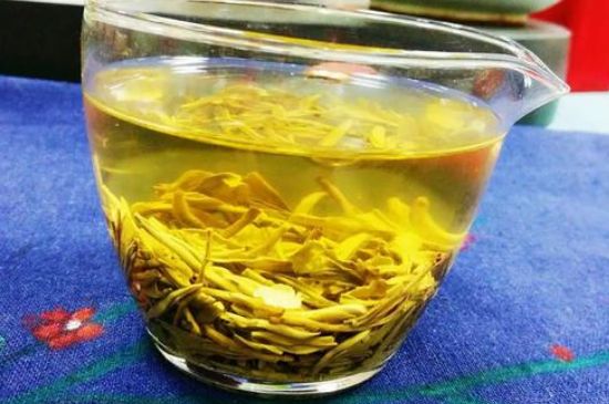 老茶和新茶哪個好，老茶好喝還是新茶好喝