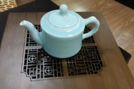 瓷壺適合泡什么茶，瓷器茶具喝什么茶好
