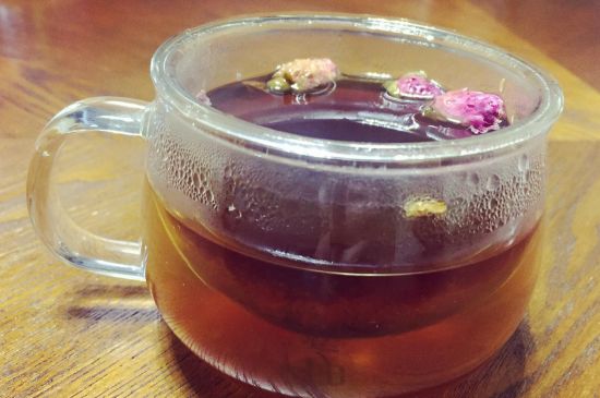 喝玫瑰花茶能祛斑嗎，玫瑰花茶有祛斑的功效嗎？