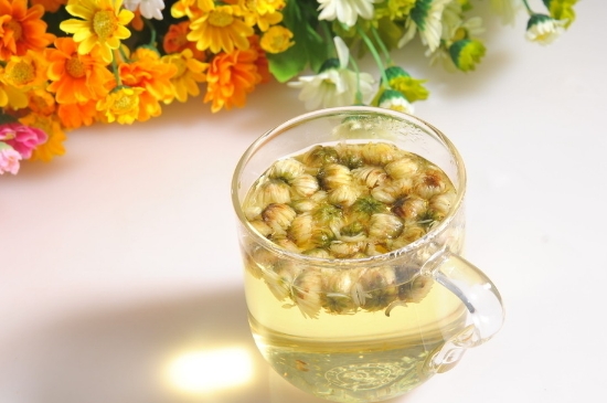 喝菊花茶有什么效果，女人長期喝菊花茶好嗎？