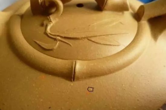 本山綠泥紫砂壺小黑點(diǎn)多嗎，真正本山綠泥會(huì)吐黑嗎？