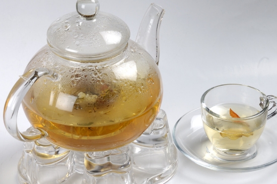 經(jīng)常菊花泡水好嗎，喝菊花茶有什么好處？