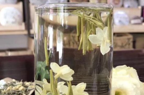 茉莉龍珠保質(zhì)期多長(zhǎng)時(shí)間，茉莉龍珠茶放幾年了還能喝嗎？