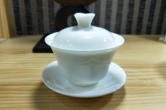 常見的七大材質(zhì)的茶具優(yōu)缺點，用什么材質(zhì)的茶具泡茶最好？