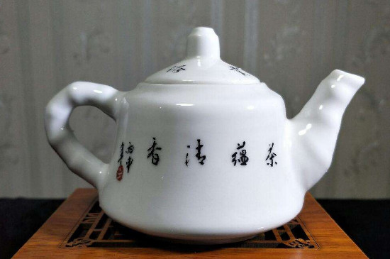 瓷壺適合泡什么茶，瓷器茶具喝什么茶好
