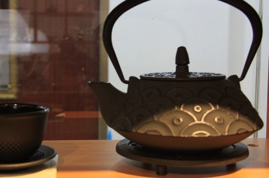 鐵壺生銹燒的水有害嗎，鐵壺內(nèi)壁生銹怎么辦