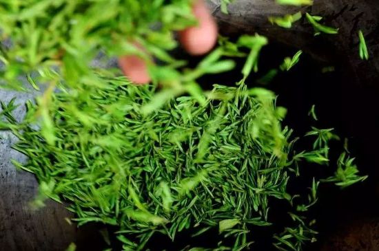 龍井茶炒茶葉怎么炒出好茶色，茶葉怎樣做出來最綠？