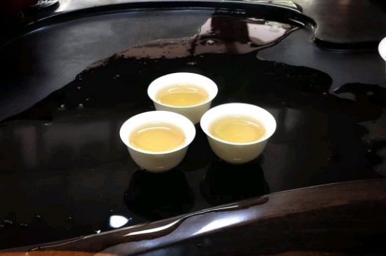 蜜蘭香好還是鴨屎香好，鳳凰單叢茶蜜蘭香和鴨屎香特點(diǎn)有哪些？