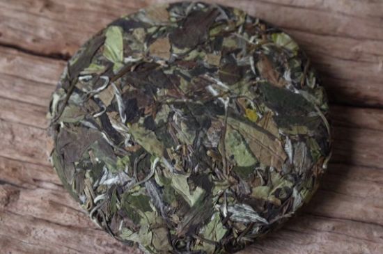 怎么撬老白茶茶餅不容易碎，福鼎白茶如何撬茶方法