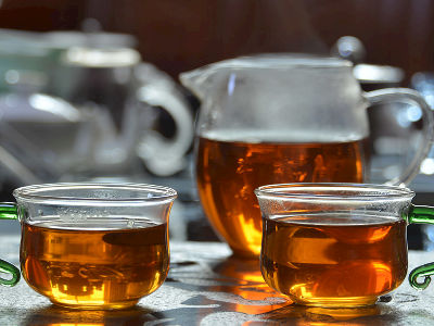 紅茶和綠茶的區(qū)別，常喝紅茶好還是綠茶好？