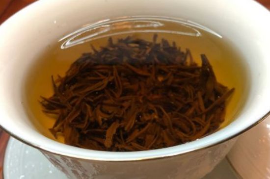 女人晚上喝紅茶好嗎，女人紅茶啥時候喝最好？