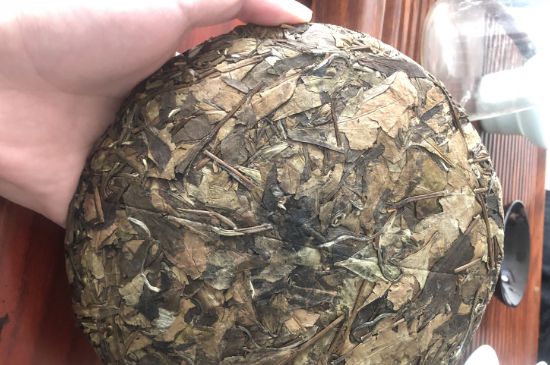 7年壽眉和2年白牡丹哪個好，老白茶壽眉與白牡丹的口感區(qū)別