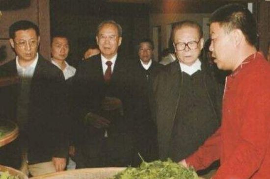 母樹大紅袍給誰喝了，為什么母樹大紅袍叫三棵六株？