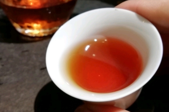 長期喝巖茶會上火嗎？巖茶這樣喝了容易上火！