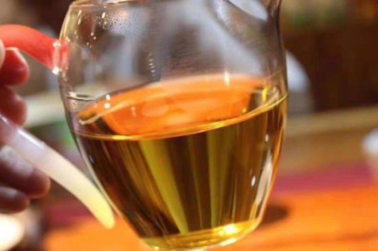 女人晚上喝紅茶好嗎，女人紅茶啥時候喝最好？