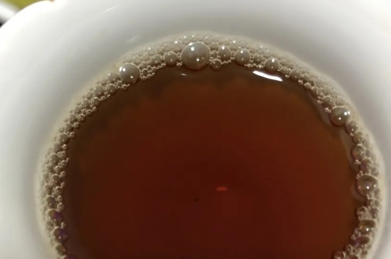 老白茶上火還是去火？夏季喝煮的老白茶會(huì)容易上火！